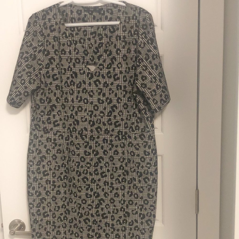 TU Sheath Dress with Sleeves US 14